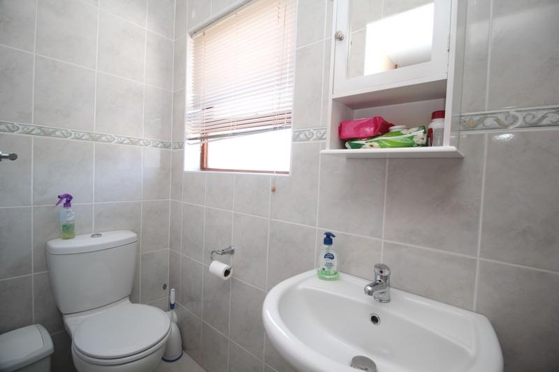 5 Bedroom Property for Sale in Fraaiuitsig Western Cape